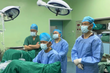 一道“绿激光”，破解前列腺增生的“男”言之隐